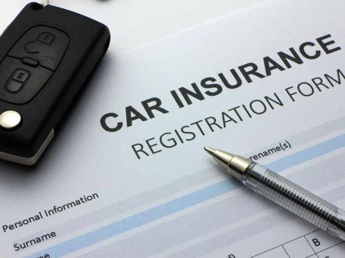 person signing up for car insurance